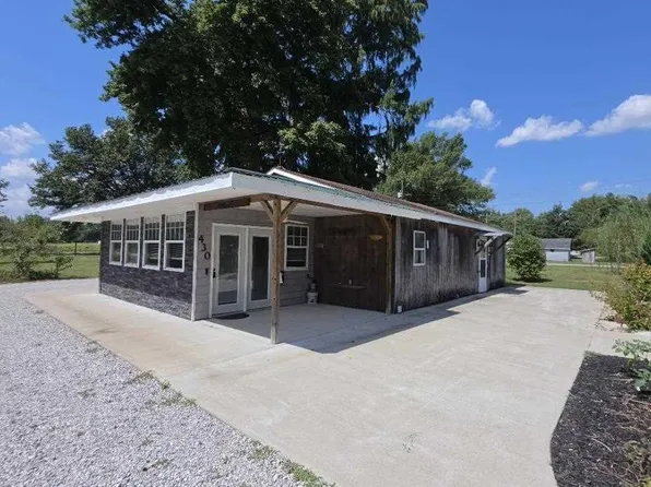 430 S Laughlin St, Lyons, IN 47443