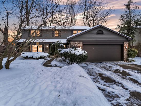 34069 Fairfax Dr, Livonia, MI 48152