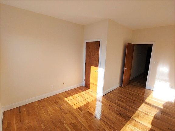 3rd image of 469 17th St APT 3R