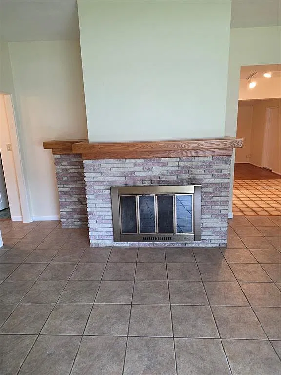 3 bed, 2.0 bath, 1175 sqft, $2,595 — Photo 3