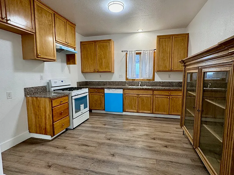1736 Junipero Ave #A — Photo 8