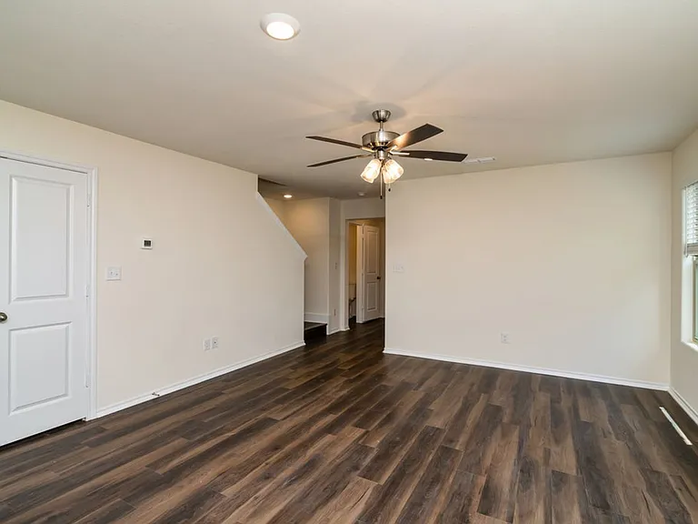 201 S May St #1 — Photo 4