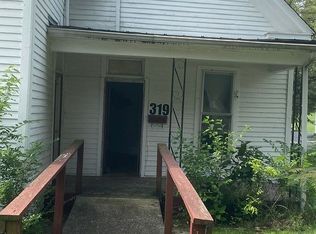 319 E Main St, Horse Cave, KY 42749
