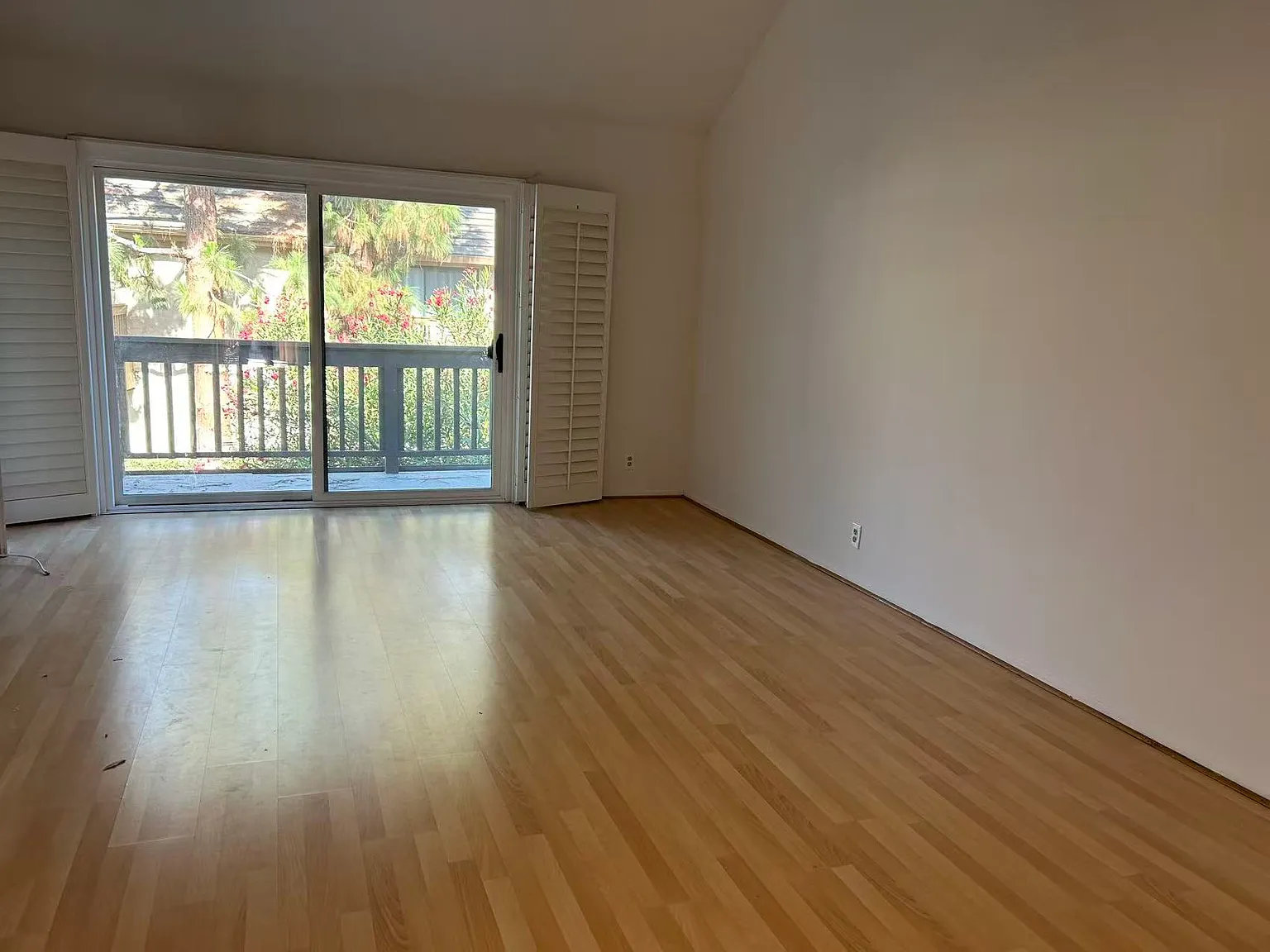 1 bed, 814 sqft, $2,680 — Photo 3