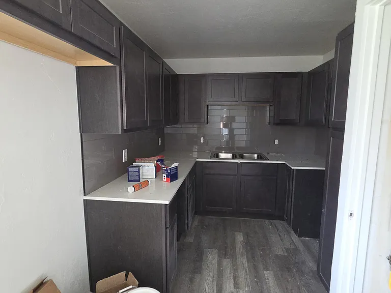 2516 Queensbury Rd — Photo 3