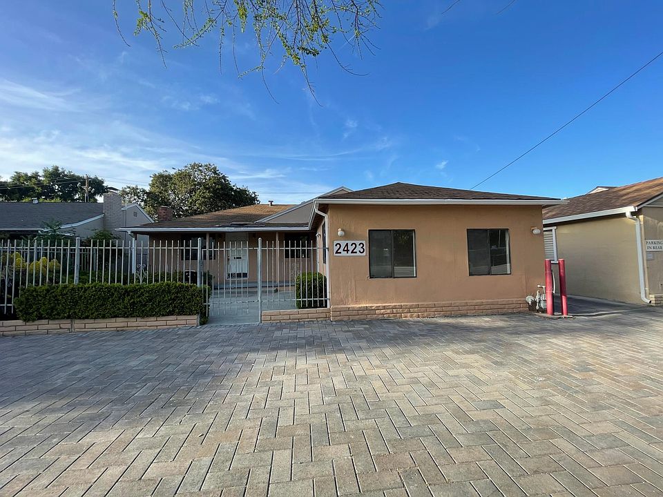 1st image of 2423 Forest Ave