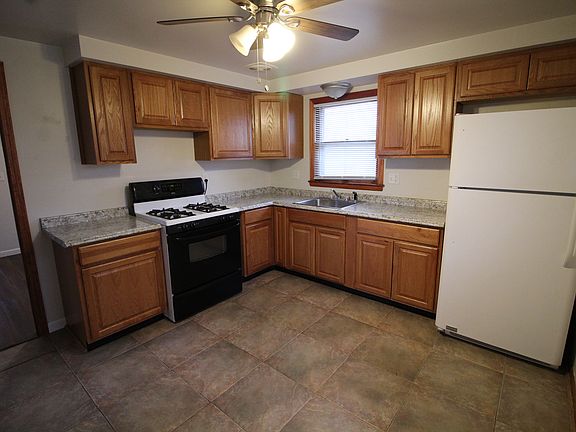 5th image of 8310-8312 W Grantosa Dr