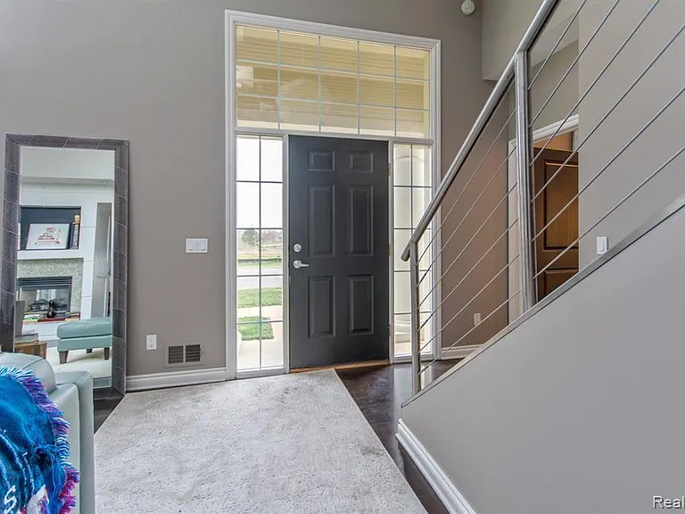1265 Old Colony Ln — Photo 6
