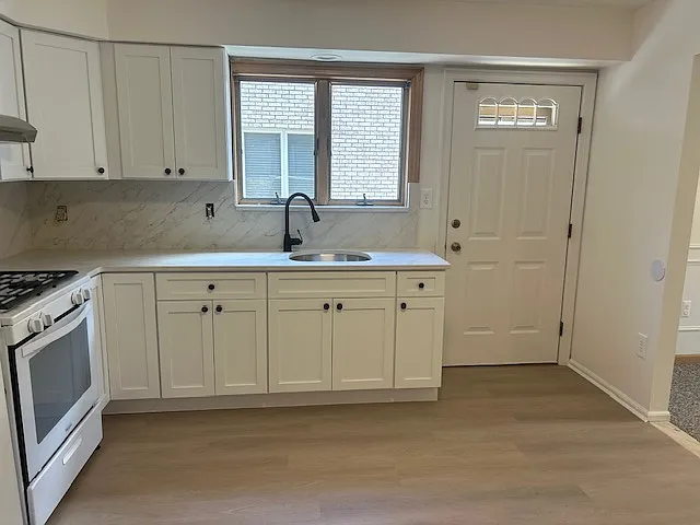 201 Franklin St #2 — Photo 9