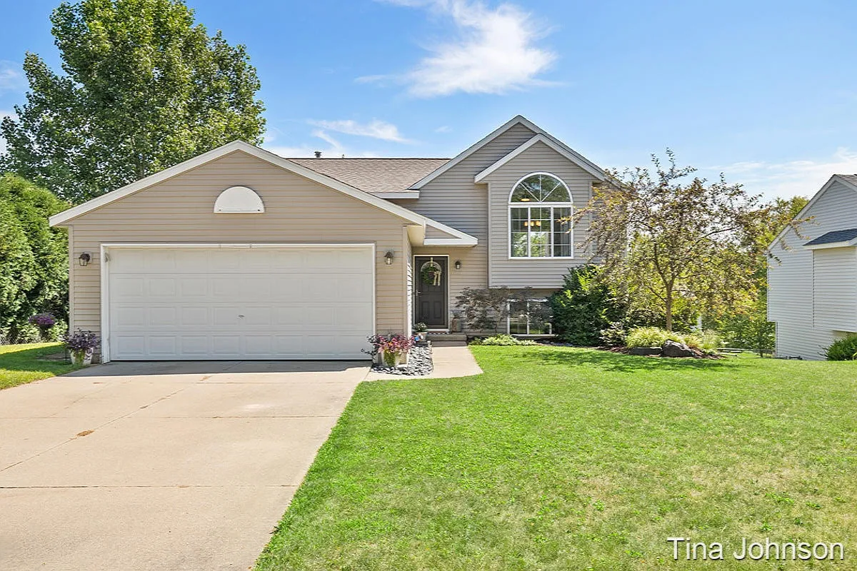 160 Rollingwood Dr photo 1