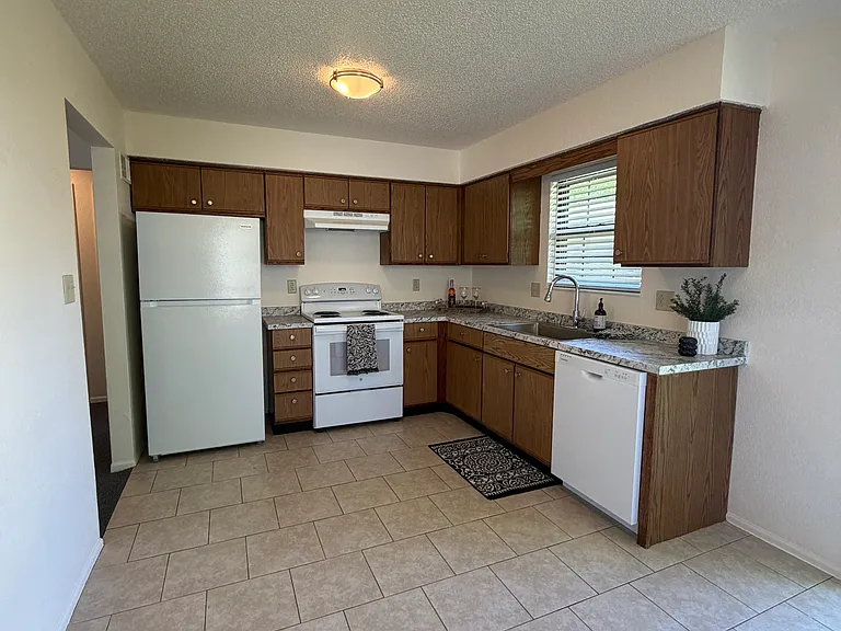 228 NW Waterwheel Ct — Photo 15