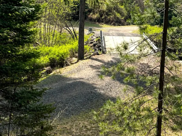 11 E Hartley Ln, Chattaroy, WA 99003