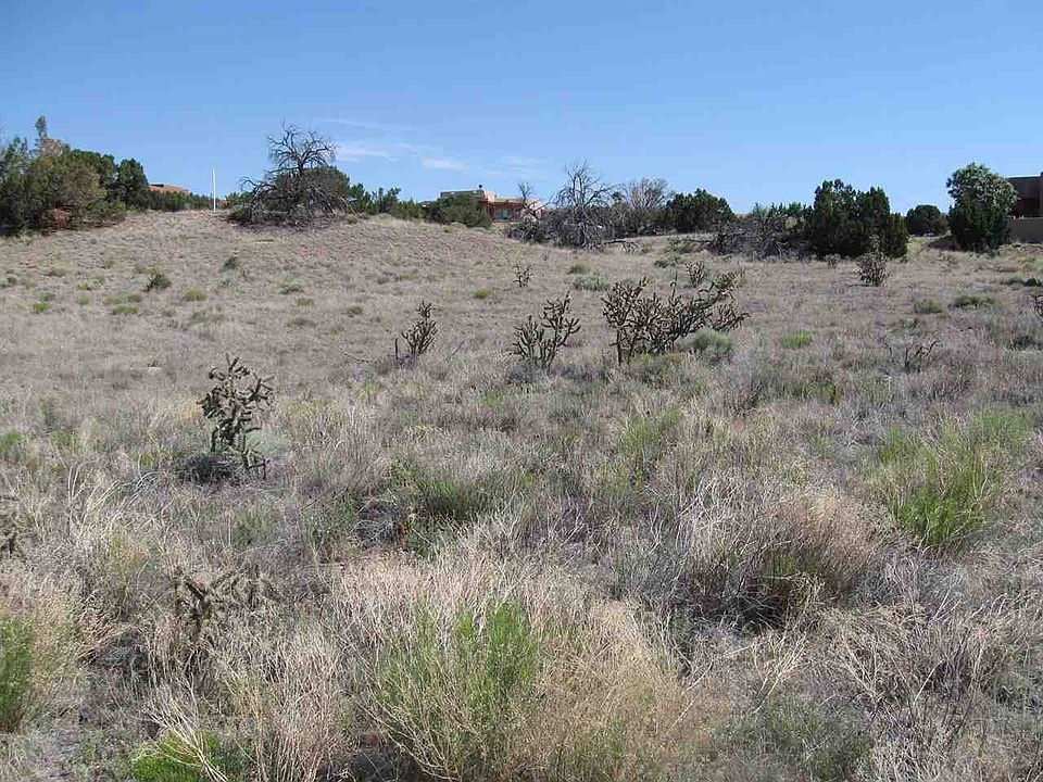 2nd image of 16 S Arroyo Ridge Rd