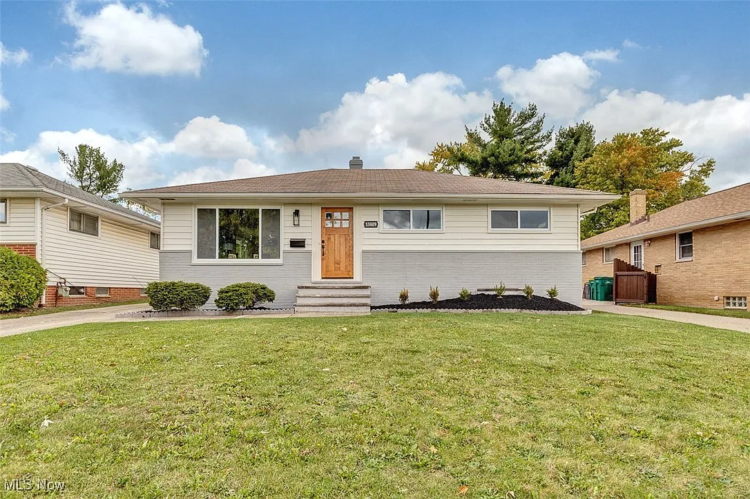 15809 Shirley Ave photo 1