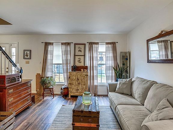 3rd image of 4234 Avon Dr