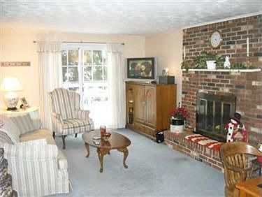 3rd image of 1459 White Oak Dr NE