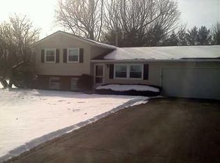 9585 Creek Rd, Pataskala, OH 43062