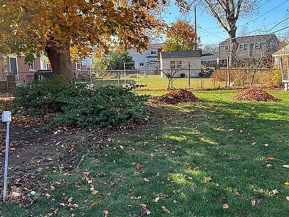 2nd image of 33112 Oakley St