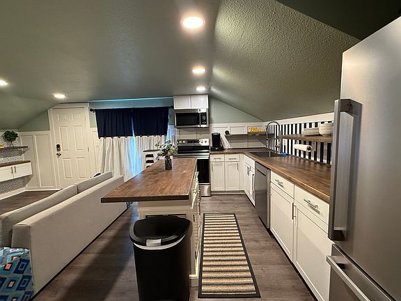 2nd image of 624 6th Ave S #2