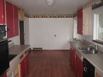 5th image of 3823 112th St E