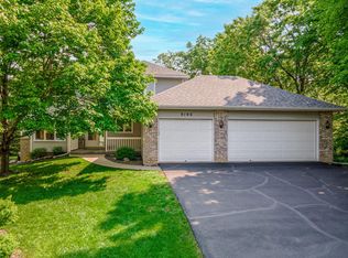 9106 Stratford Xing, Minneapolis, MN 55443