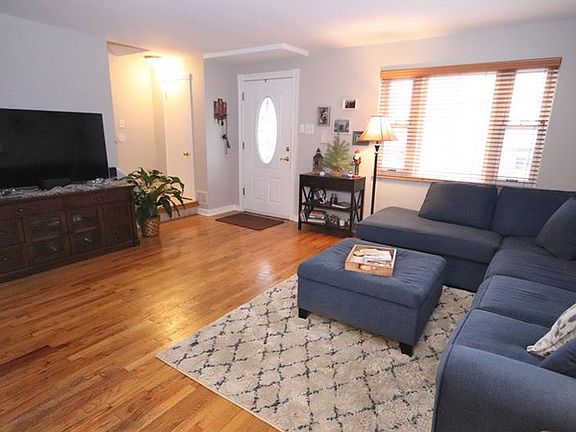 5th image of 517 Clemesha Ave