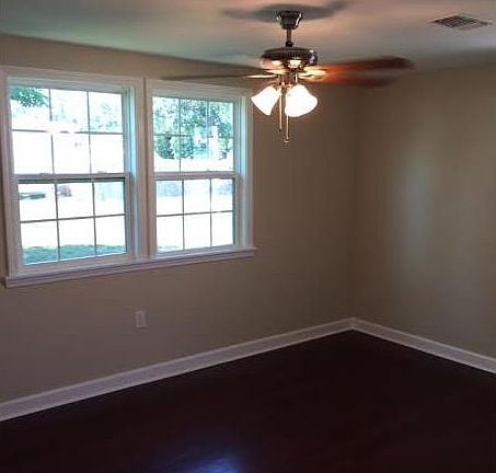 4th image of 5240 Oak Dr