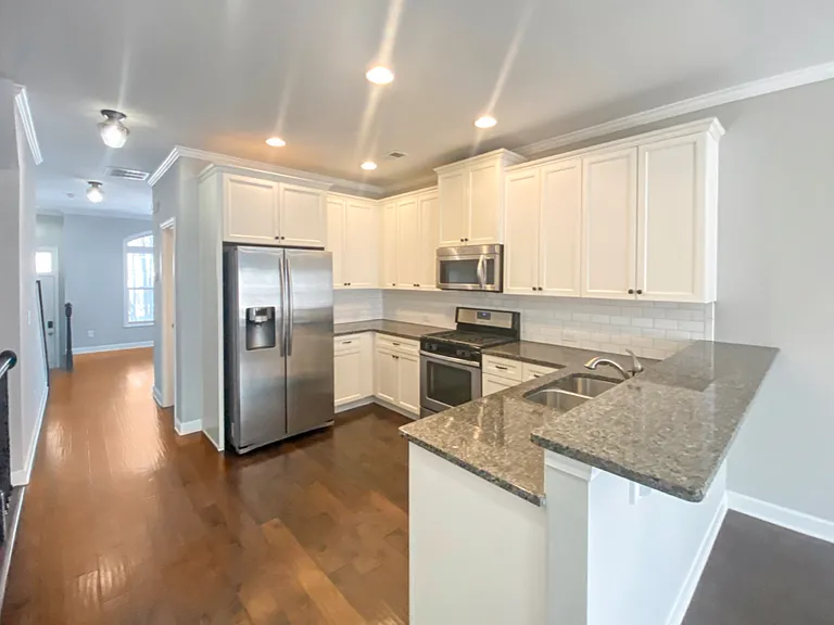 1197 Lavista Cir NE — Photo 4
