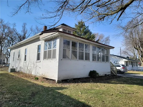 427 W Church St, Lovington, IL 61937