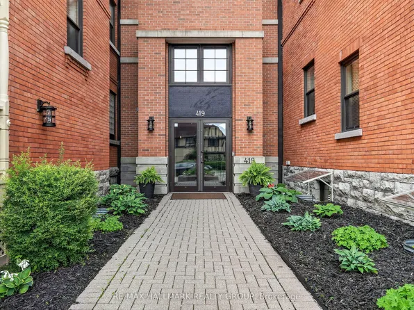 419 Laurier Ave E #101, Ottawa, ON K1N 6R4