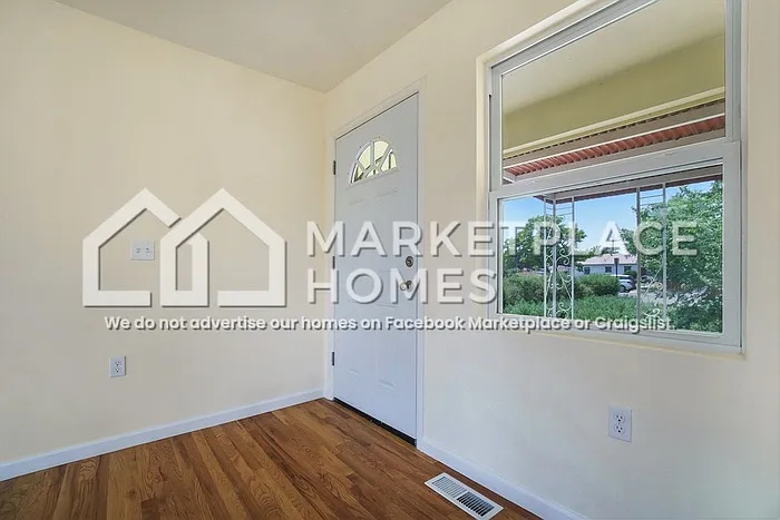 3610 Oneida St — Photo 4