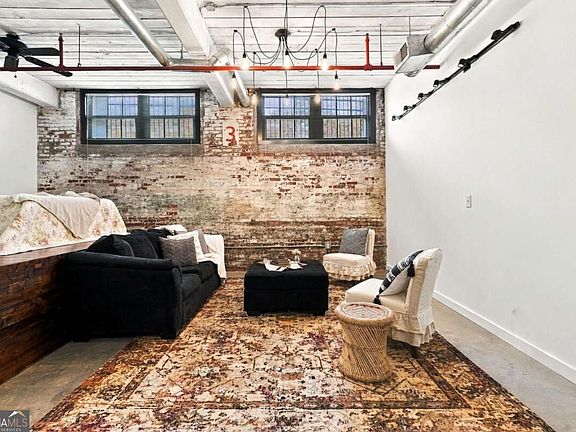 2nd image of 170 Boulevard Se #3E