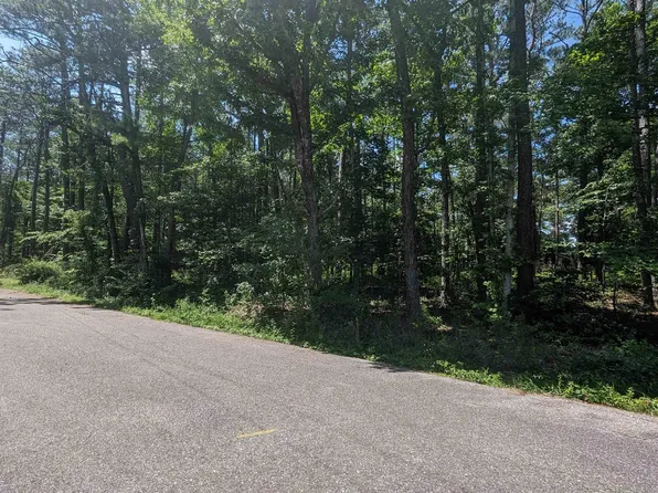 1016 Woodland Dr, Centre, AL 35960