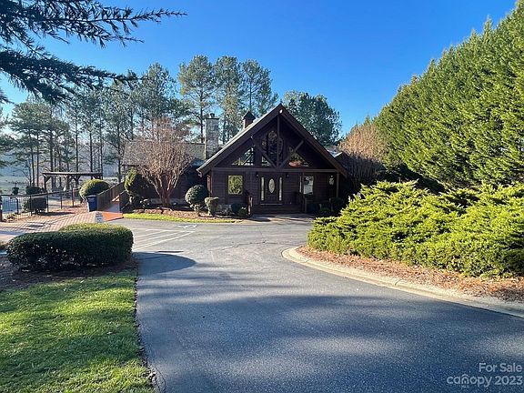3rd image of 5418 Breakwater Dr #269