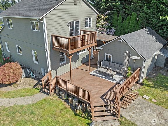 3rd image of 4720 62nd Ave E