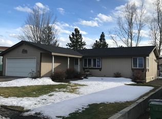 165 SE J St, Madras, OR 97741