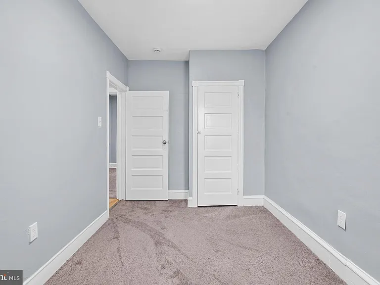 950 E Russell St — Photo 19