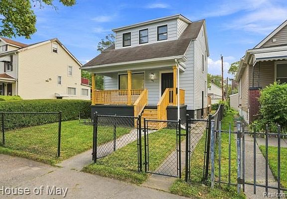 3rd image of 5554 Lemay St