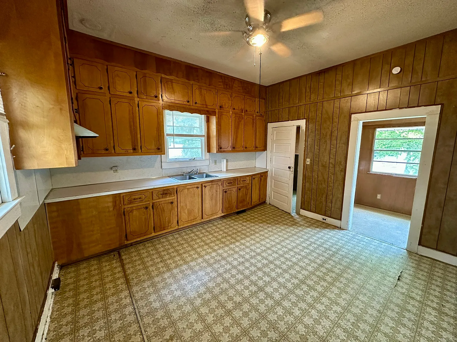 2 bed, 1272 sqft, $750 — Photo 2