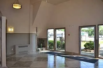 Middleton Commons — Photo 4