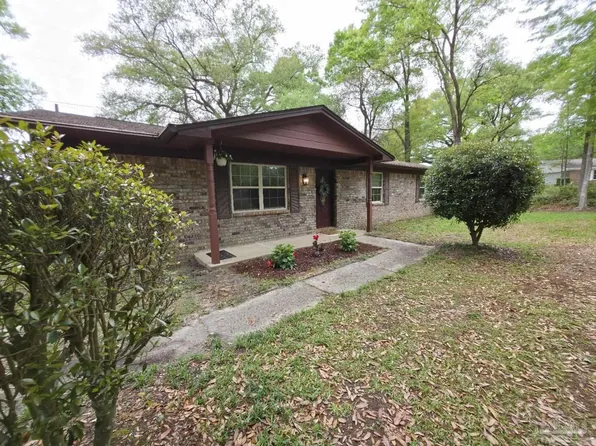 993 New Haven Dr, Cantonment, FL 32533