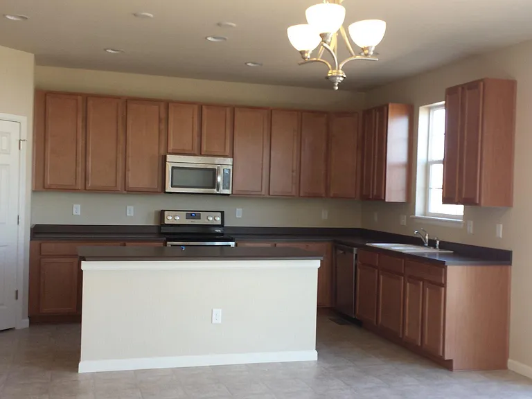 610 Starline Ave — Photo 12