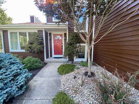 3rd image of 37 Callery Pear Dr
