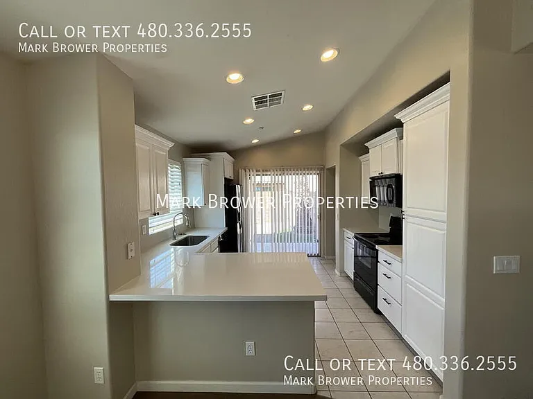 2751 E Bart St — Photo 28