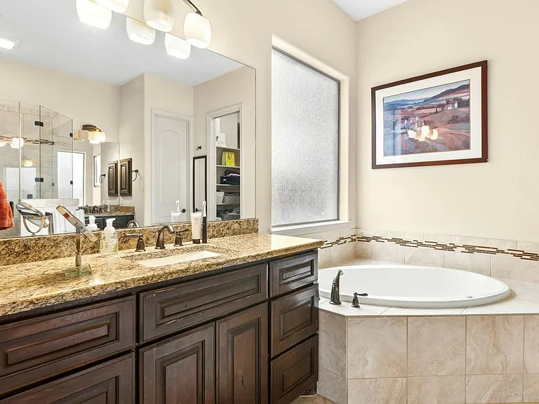 13001 Medina River Way — Photo 18