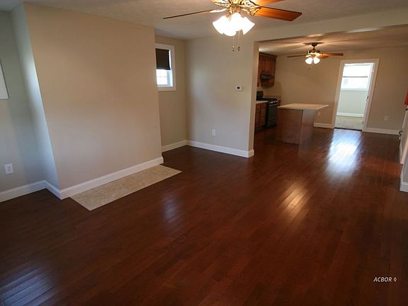 2nd image of 919 4th Ave