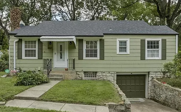 8827 Maiden Ln — Photo 3