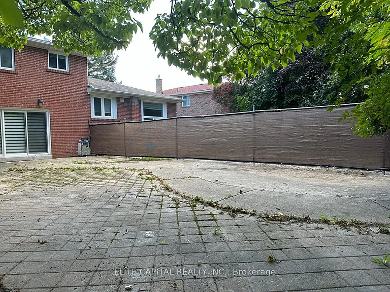 218 Chartland Blvd S — Photo 4