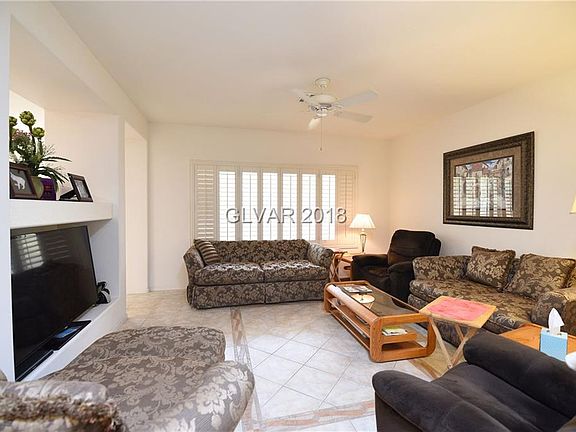 3rd image of 2549 Leighton Ave