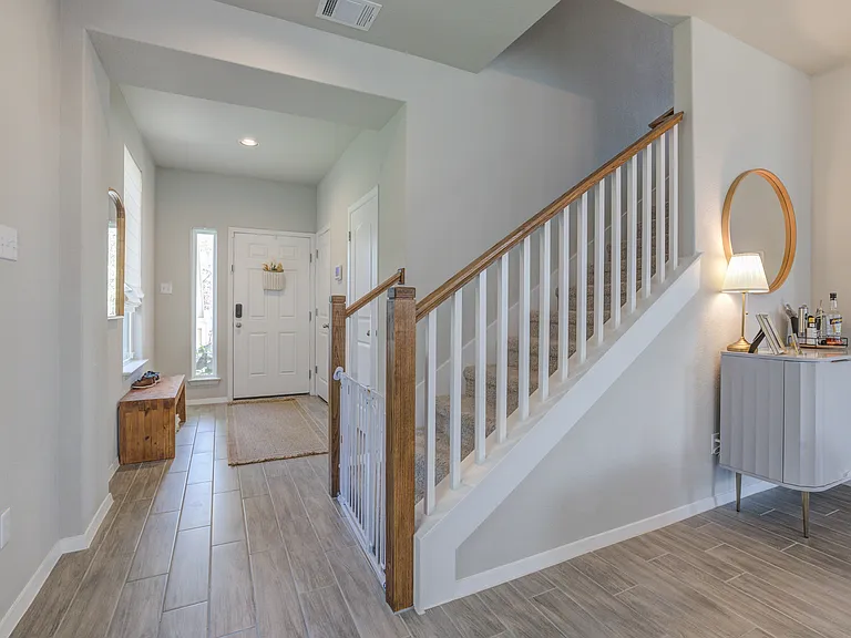 224 Stein Rd — Photo 9